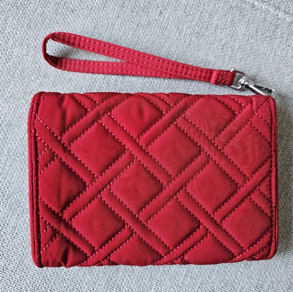 Vera Bradley twist turn quilted wristlet - Picture 2 of 4